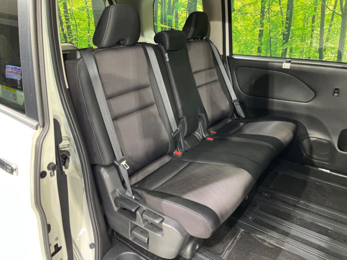 2017 Nissan Serena DAA-GFC27 (UW-69f4958772303)[10]