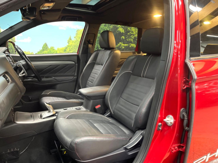 2017 Mitsubishi OUTLANDER PHEV DLA-GG2W (UW-69f4958de19fa)[5]