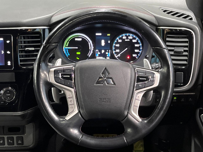 2017 Mitsubishi OUTLANDER PHEV DLA-GG2W (UW-69f4958de19fa)[23]
