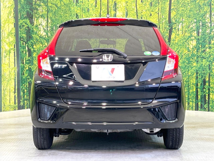 2014 Honda Fit DBA-GK3 (UW-69f49590cd46c)[16]