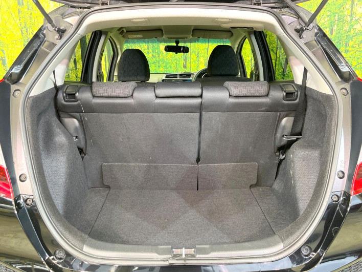 2014 Honda Fit DBA-GK3 (UW-69f49590cd46c)[27]