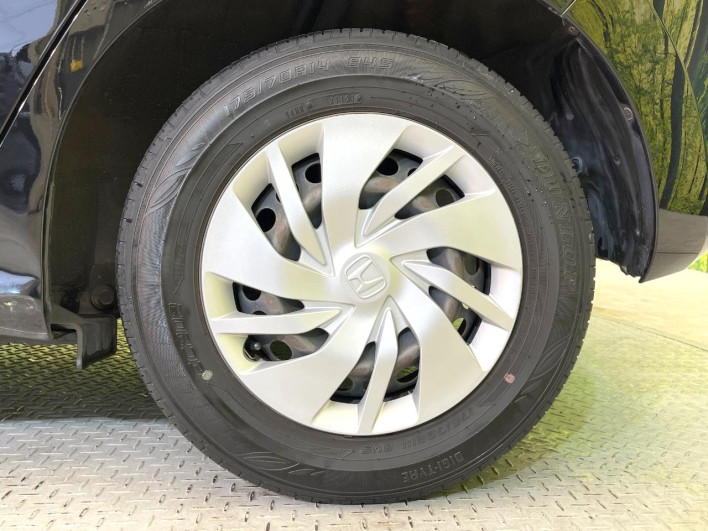 2014 Honda Fit DBA-GK3 (UW-69f49590cd46c)[9]
