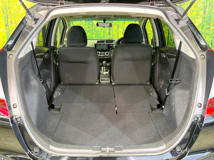 2014 Honda Fit DBA-GK3 (UW-69f49590cd46c)[28]