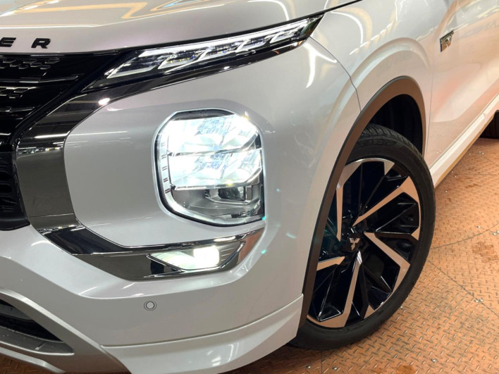 2022 Mitsubishi OUTLANDER PHEV 5LA-GN0W (UW-69f495918ff76)[21]
