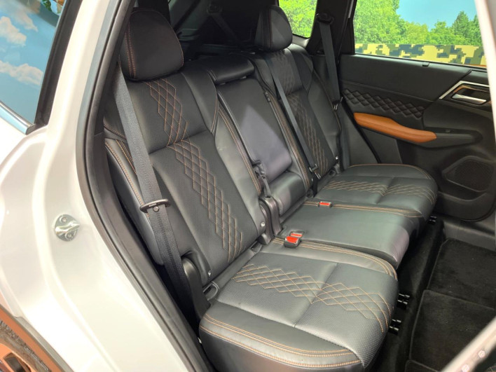 2022 Mitsubishi OUTLANDER PHEV 5LA-GN0W (UW-69f495918ff76)[10]