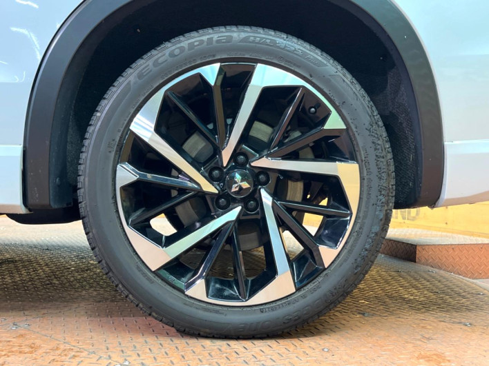 2022 Mitsubishi OUTLANDER PHEV 5LA-GN0W (UW-69f495918ff76)[25]