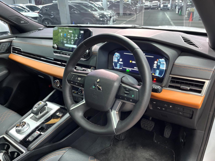 2022 Mitsubishi OUTLANDER PHEV 5LA-GN0W (UW-69f495918ff76)[6]