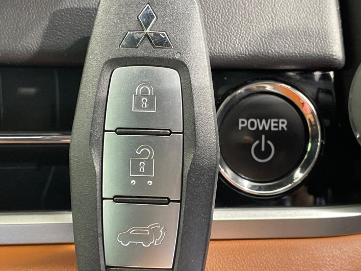 2022 Mitsubishi OUTLANDER PHEV 5LA-GN0W (UW-69f49591c33e1)[4]