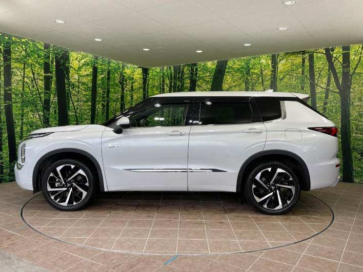 2022 Mitsubishi OUTLANDER PHEV 5LA-GN0W (UW-69f49591c33e1)[19]