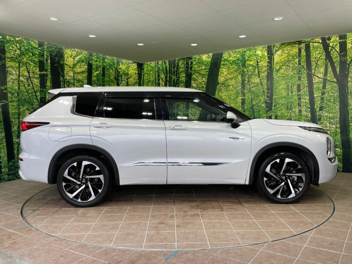 2022 Mitsubishi OUTLANDER PHEV 5LA-GN0W (UW-69f49591c33e1)[23]