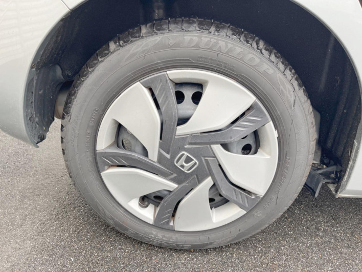 2013 Honda Fit Hybrid DAA-GP5 (UW-69f495932c533)[10]