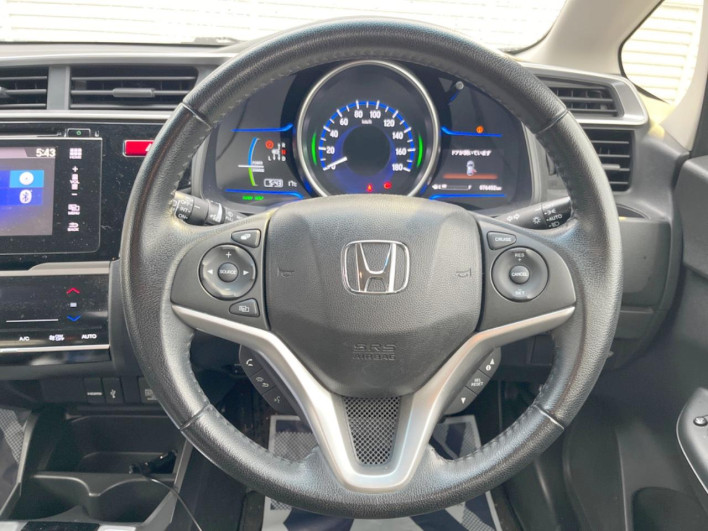 2013 Honda Fit Hybrid DAA-GP5 (UW-69f495932c533)[26]