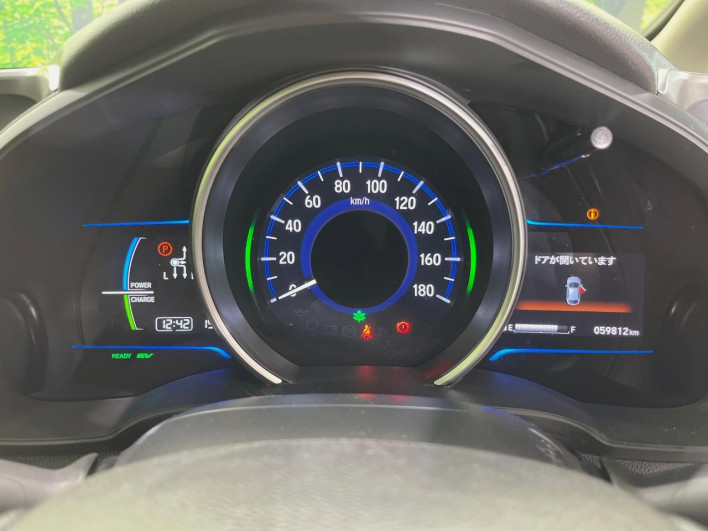2016 Honda Fit Hybrid DAA-GP5 (UW-69f4959394cb2)[28]