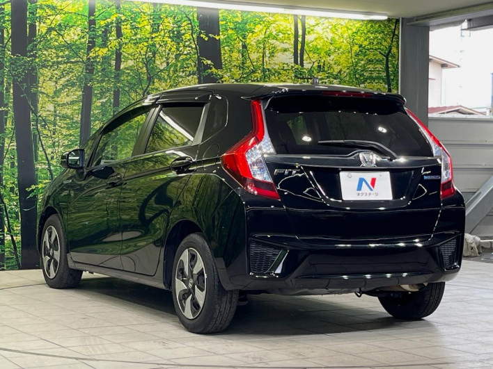 2016 Honda Fit Hybrid DAA-GP5 (UW-69f4959394cb2)[7]