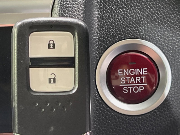 2016 Honda Fit Hybrid DAA-GP5 (UW-69f4959394cb2)[21]