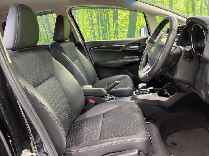 2016 Honda Fit Hybrid DAA-GP5 (UW-69f4959394cb2)[15]
