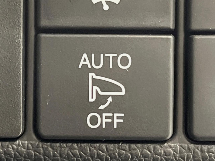 2016 Honda Fit Hybrid DAA-GP5 (UW-69f4959394cb2)[26]