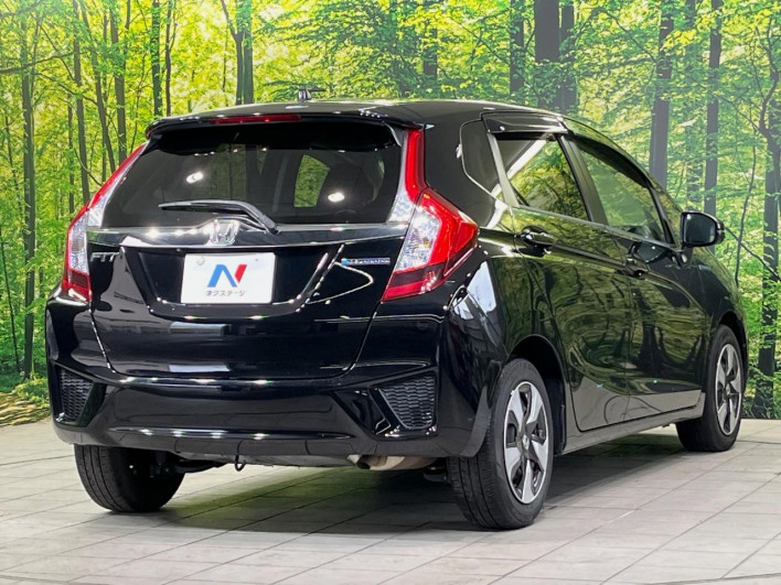 2016 Honda Fit Hybrid DAA-GP5 (UW-69f4959394cb2)[5]