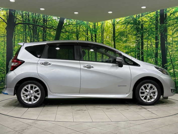 2018 Nissan Note DAA-HE12 (UW-69f495a706d95)[18]
