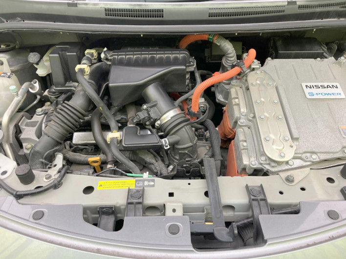 2018 Nissan Note DAA-HE12 (UW-69f495a8d5a80)[4]