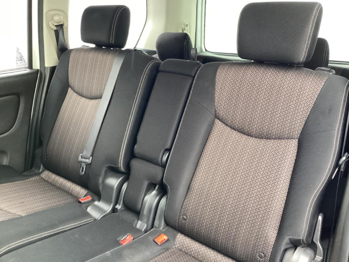 2015 Nissan Serena DAA-HFC26 (UW-69f495adcf120)[10]