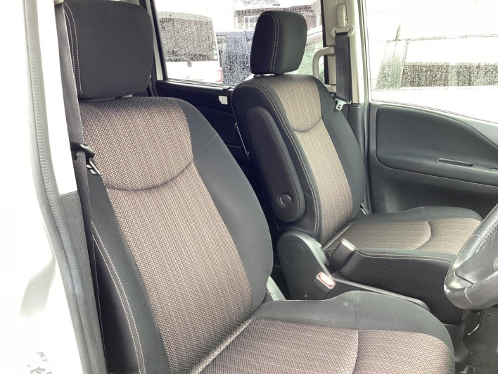 2015 Nissan Serena DAA-HFC26 (UW-69f495adcf120)[6]