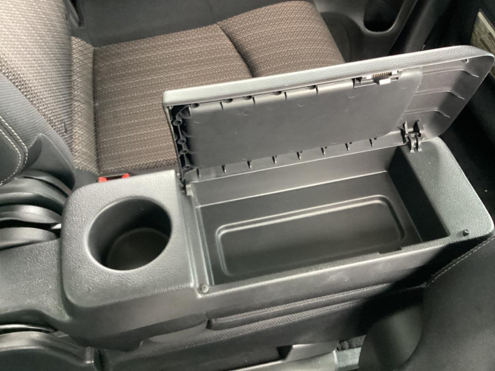 2015 Nissan Serena DAA-HFC26 (UW-69f495adcf120)[2]