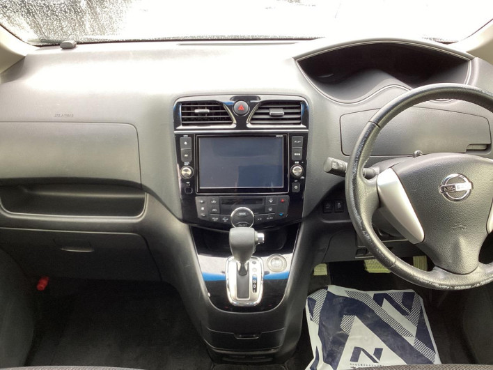 2015 Nissan Serena DAA-HFC26 (UW-69f495adcf120)[12]