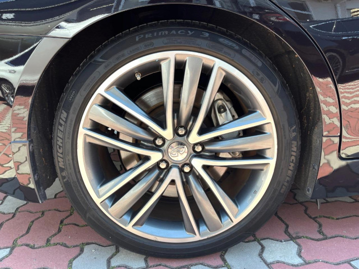 2014 Nissan Skyline DAA-HV37 (UW-69f495b497f5b)[13]