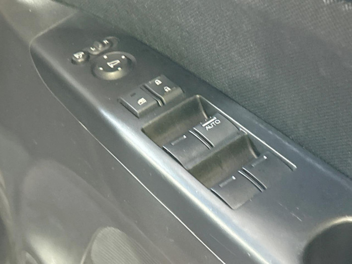 2016 Honda N-BOX CUSTOM DBA-JF1 (UW-69f495bce47a1)[14]