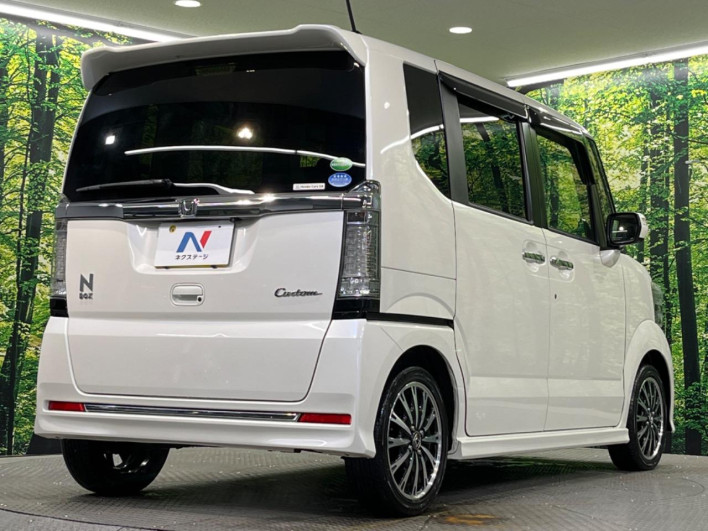 2016 Honda N-BOX CUSTOM DBA-JF1 (UW-69f495bdeabdb)[8]