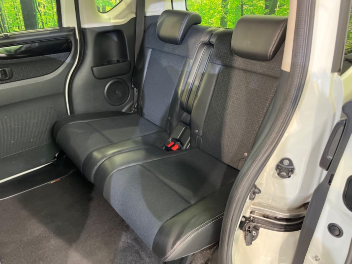 2016 Honda N-BOX CUSTOM DBA-JF1 (UW-69f495bdeabdb)[14]