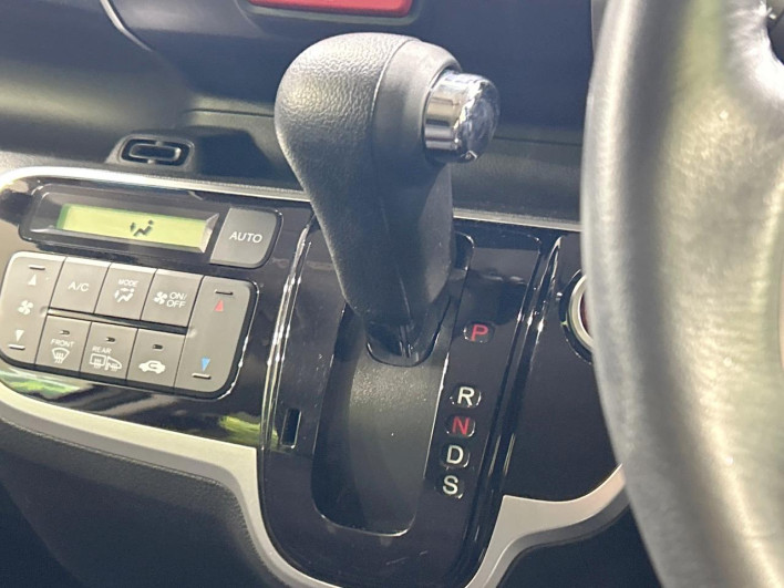 2017 Honda N-BOX DBA-JF1 (UW-69f495be28c2f)[26]