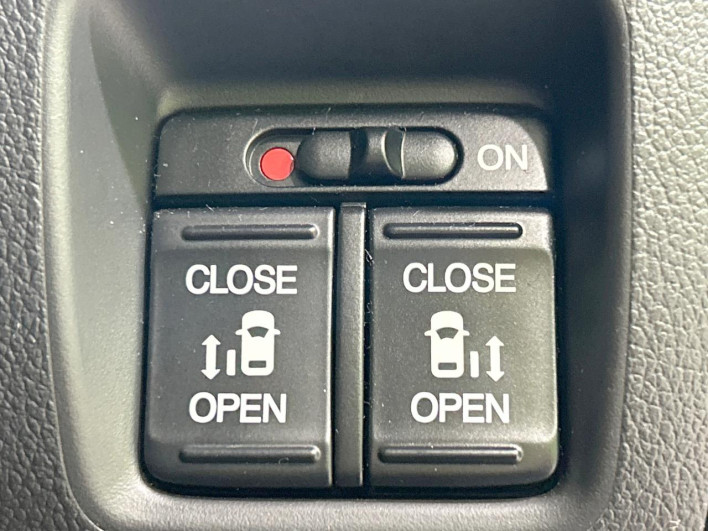 2017 Honda N-BOX DBA-JF1 (UW-69f495be28c2f)[17]