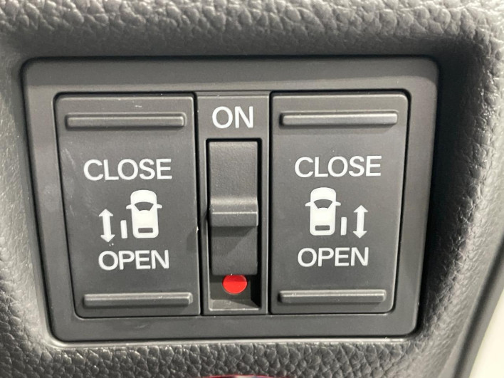 2018 Honda N-BOX CUSTOM DBA-JF3 (UW-69f495bfe767a)[22]