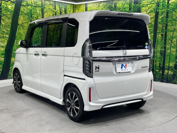 2018 Honda N-BOX CUSTOM DBA-JF3 (UW-69f495bfe767a)[19]