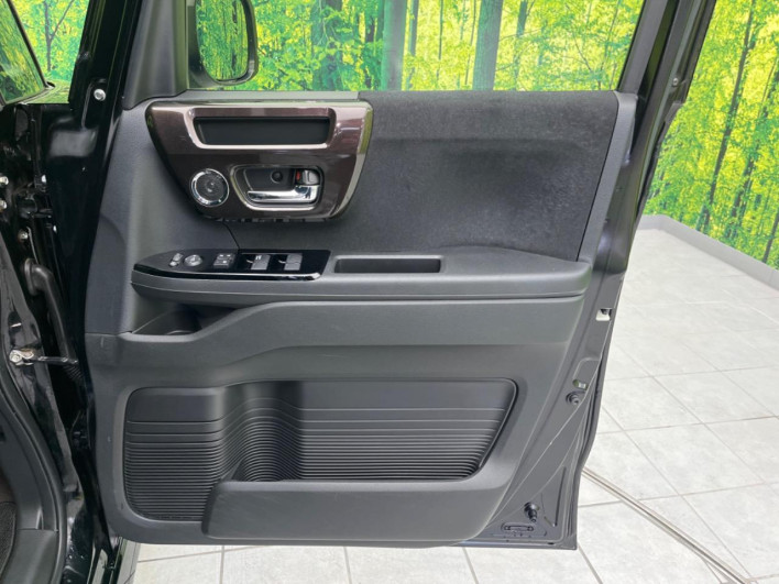 2019 Honda N-BOX CUSTOM DBA-JF3 (UW-69f495c0f1a04)[21]