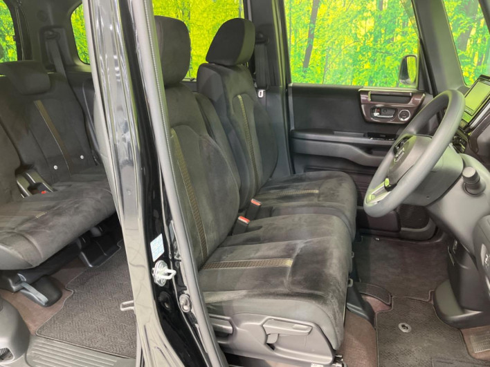 2019 Honda N-BOX CUSTOM DBA-JF3 (UW-69f495c0f1a04)[29]