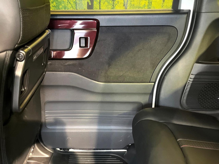 2023 Honda N-BOX CUSTOM 6BA-JF3 (UW-69f495c668aab)[29]