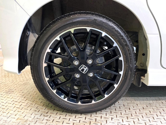 2023 Honda N-BOX CUSTOM 6BA-JF3 (UW-69f495c668aab)[18]