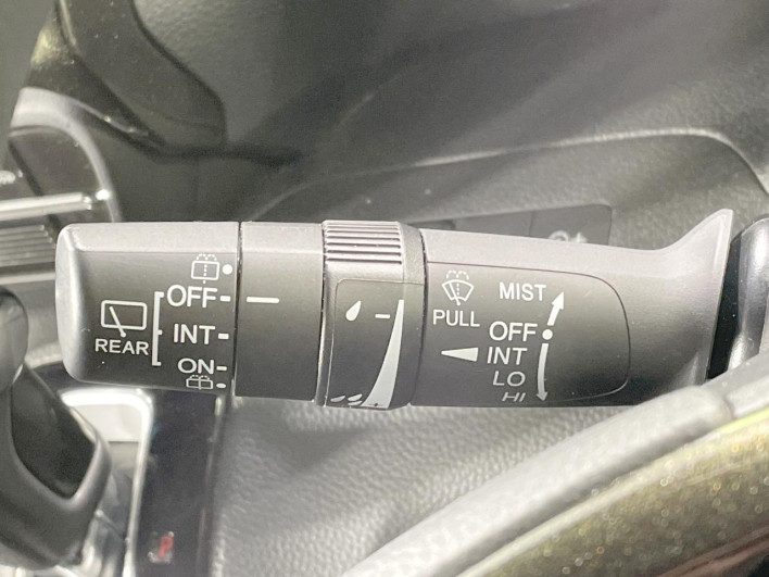 2018 Honda N-BOX CUSTOM DBA-JF4 (UW-69f495cc377ee)[17]