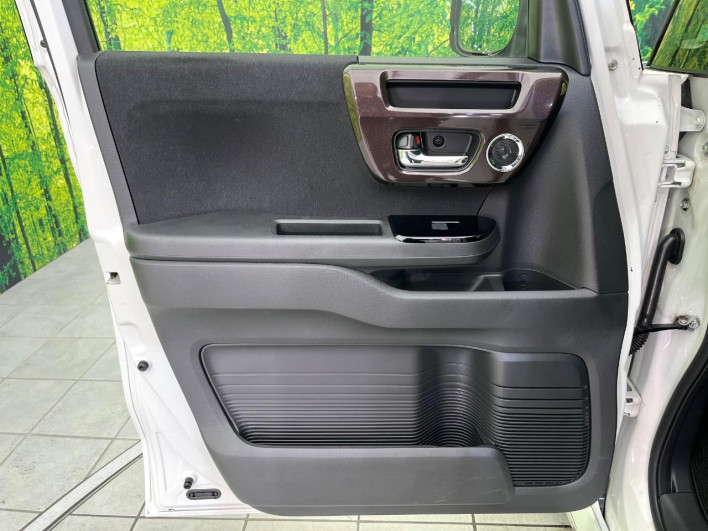 2019 Honda N-BOX CUSTOM DBA-JF4 (UW-69f495cc98961)[28]