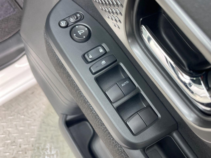 2025 Honda N-BOX CUSTOM 6BA-JF5 (UW-69f495d01be02)[25]