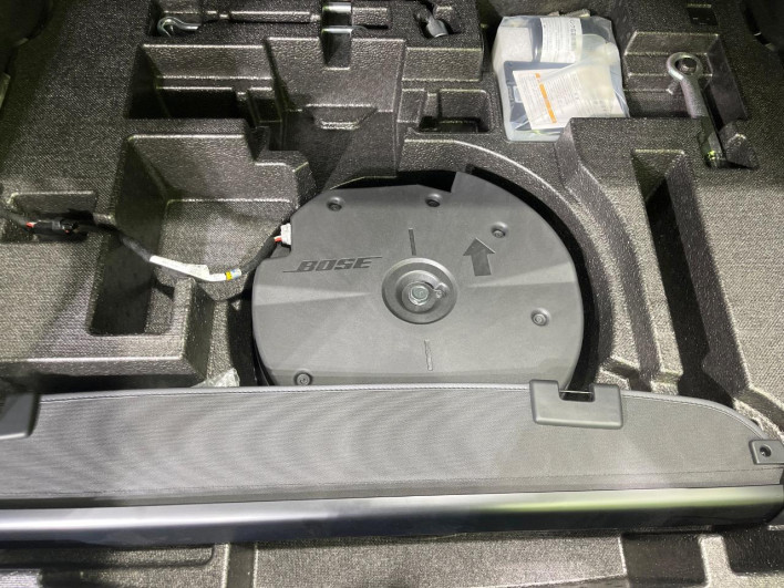 2022 Mazda CX-60 3CA-KH3R3P (UW-69f495e3d11f1)[29]