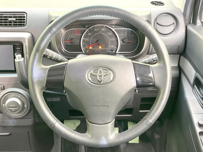 2015 Toyota Pixis Space DBA-L575A (UW-69f495e938433)[29]