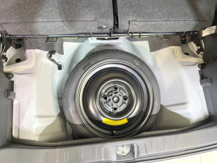 2015 Toyota Pixis Space DBA-L575A (UW-69f495e938433)[27]