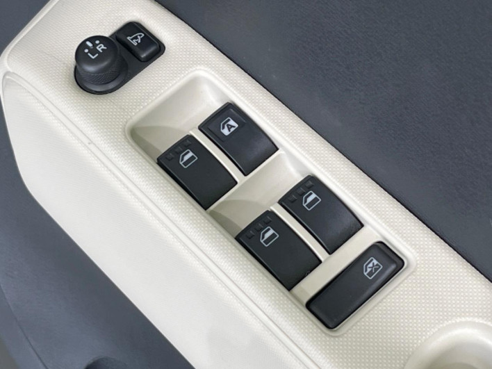 2015 Daihatsu Mira Cocoa DBA-L685S (UW-69f495eb544b0)[5]