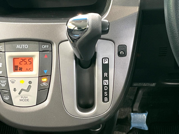 2013 Daihatsu Move DBA-LA100S (UW-69f495ec20980)[21]