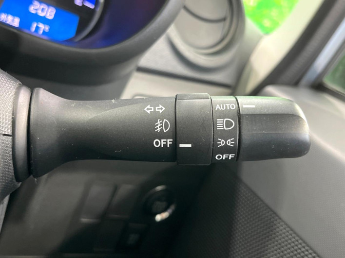 2013 Daihatsu Move DBA-LA100S (UW-69f495ec20980)[24]