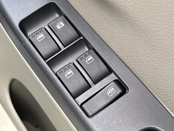 2013 Daihatsu Mirai Ease DBA-LA300S (UW-69f495efde84b)[21]